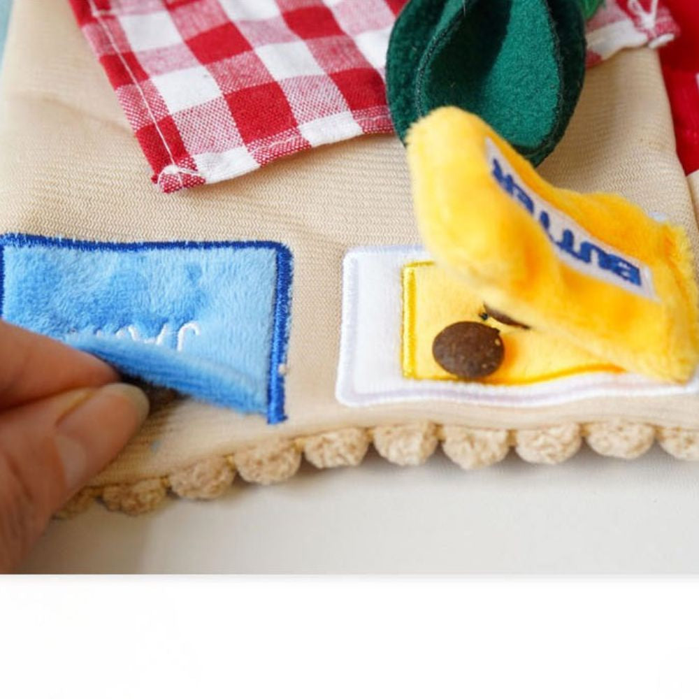 集体爪子嗅闻玩具