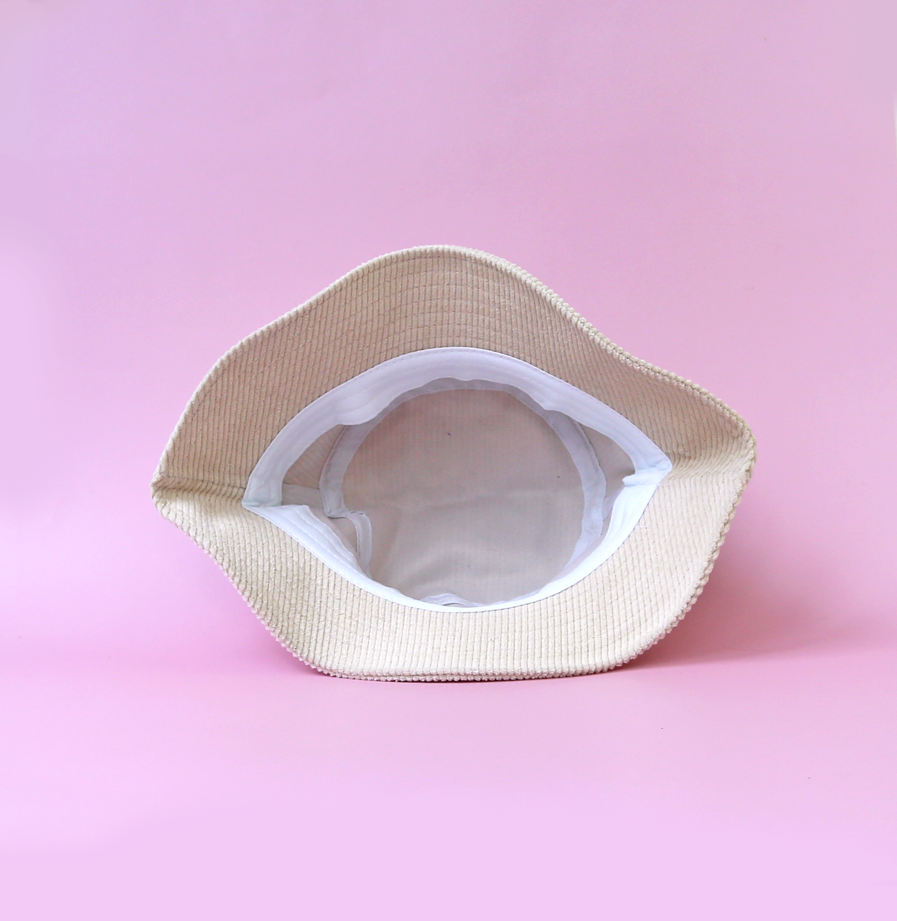 MozoMozo Oatmeal Kuma Bucket Hat